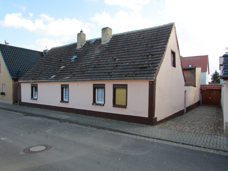 Verkauft: Kleines Einfamilienhaus zum Aus- und Anbauen, 39221 Eickendorf (Bördeland)